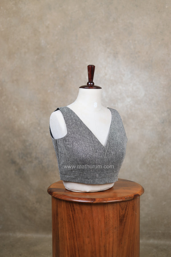 Arya- Black Blouse (Attachable Sleeves)