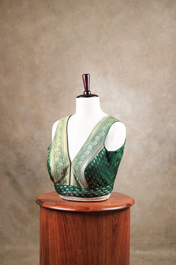 Kundhavai - Dark Green Blouse (Attachable Sleeves)