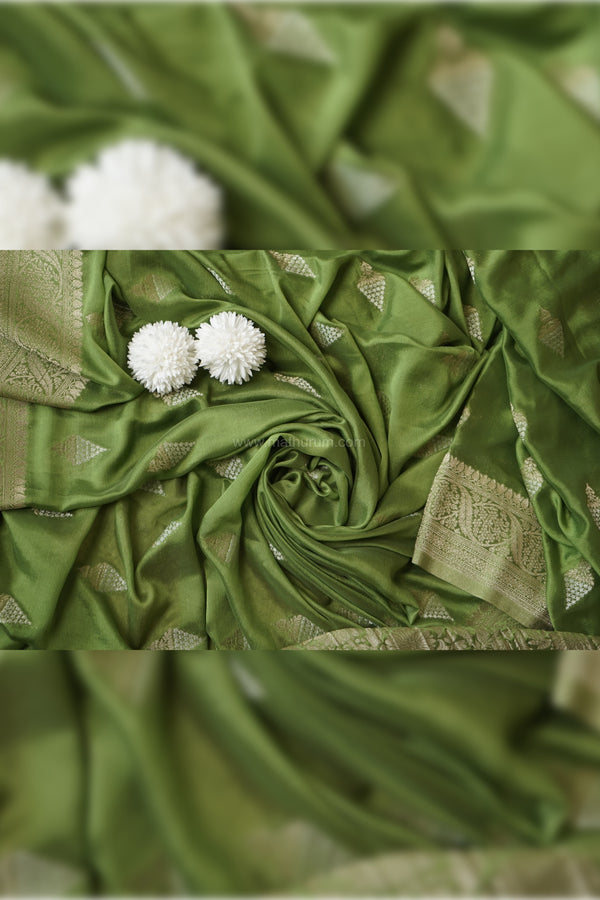 Yazhini (Georgette Banarasi) Saree