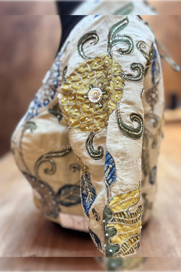 RAAS- Beige Penkalamkari Zardosi Blouse